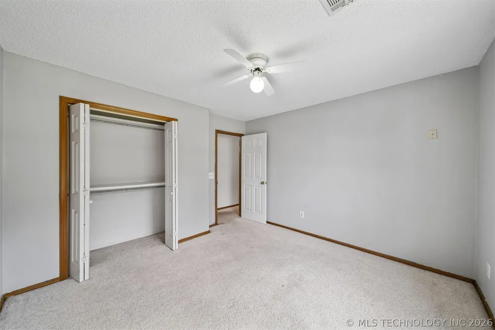 996 Douglas Drive Claremore, OK 74017