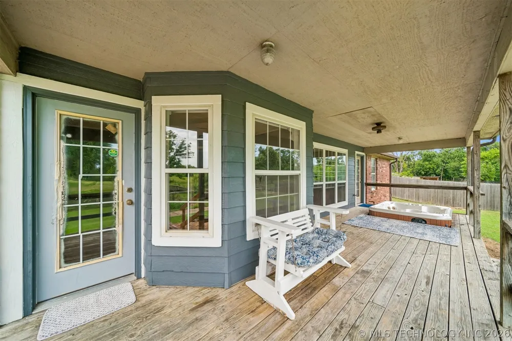 996 Douglas Drive Claremore, OK 74017