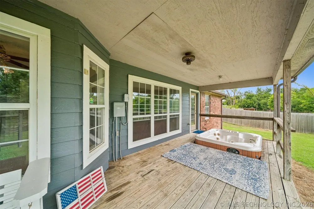 996 Douglas Drive Claremore, OK 74017