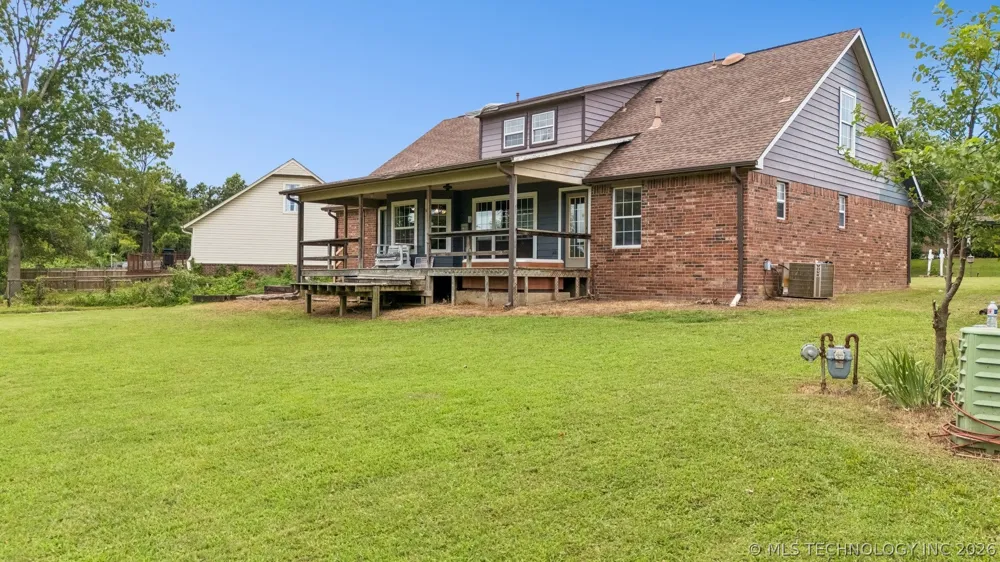 996 Douglas Drive Claremore, OK 74017