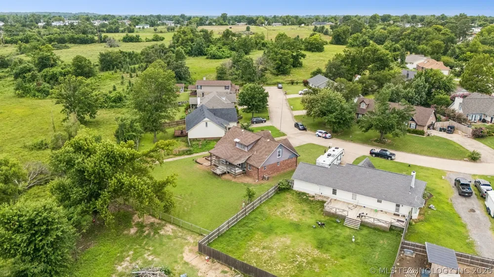 996 Douglas Drive Claremore, OK 74017