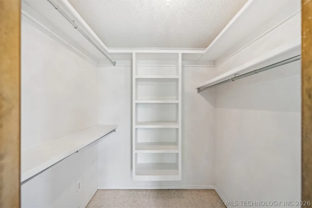 996 Douglas Drive Claremore, OK 74017