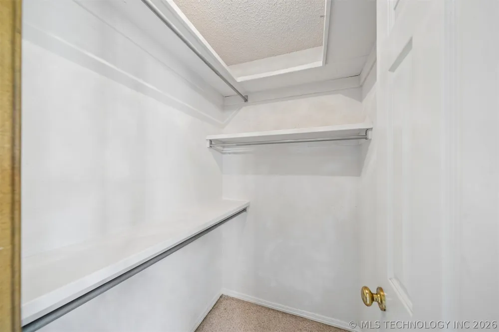 996 Douglas Drive Claremore, OK 74017