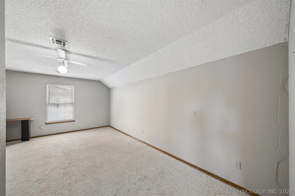 996 Douglas Drive Claremore, OK 74017