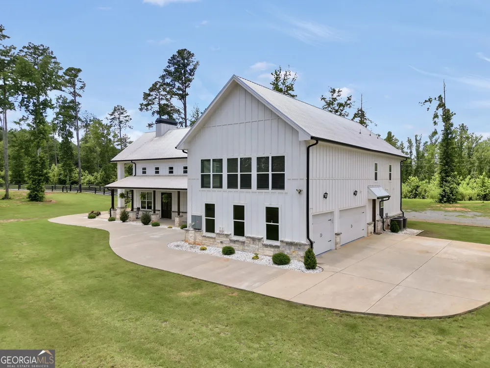 1384 Hopewell RD Forsyth, GA 31029