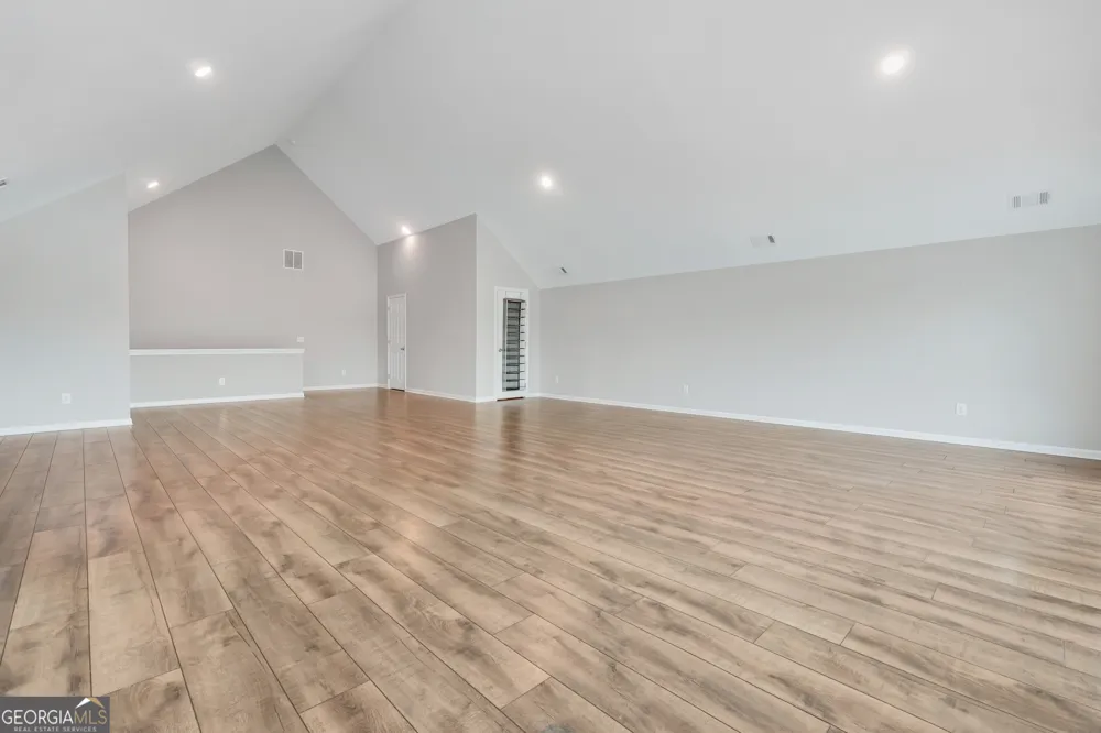 1384 Hopewell RD Forsyth, GA 31029