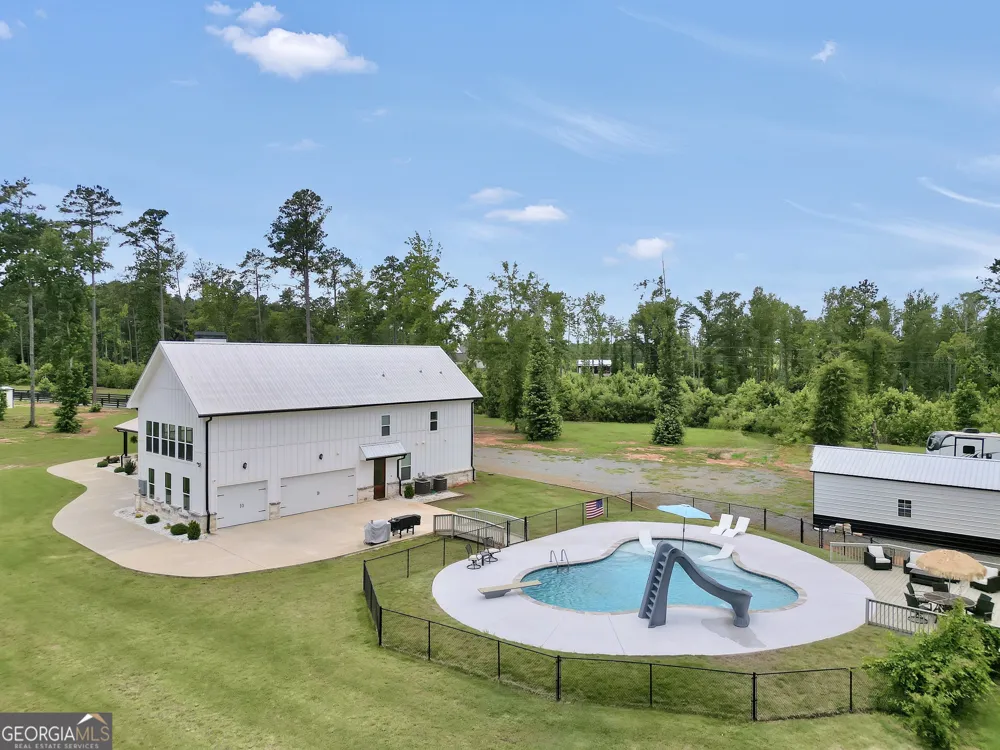 1384 Hopewell RD Forsyth, GA 31029
