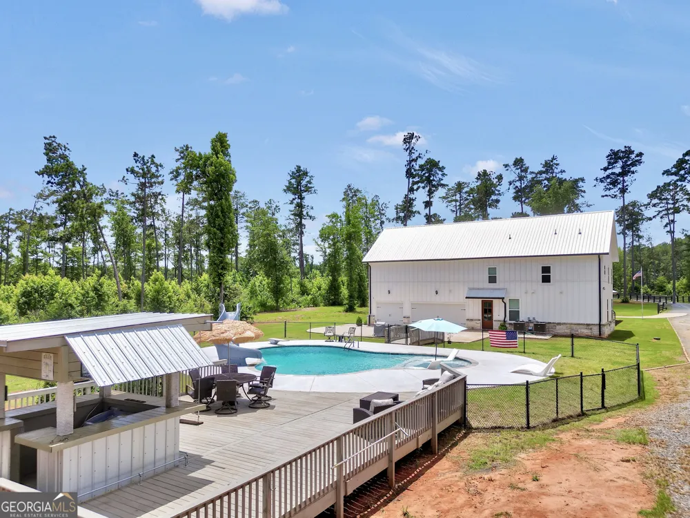 1384 Hopewell RD Forsyth, GA 31029