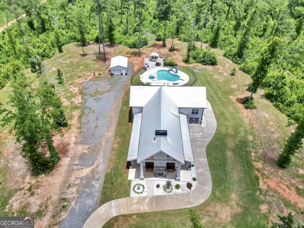 1384 Hopewell RD Forsyth, GA 31029