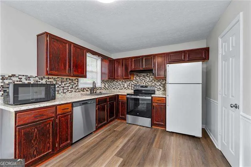 24 Green Acre LN Cartersville, GA 30121