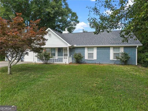 24 Green Acre LN