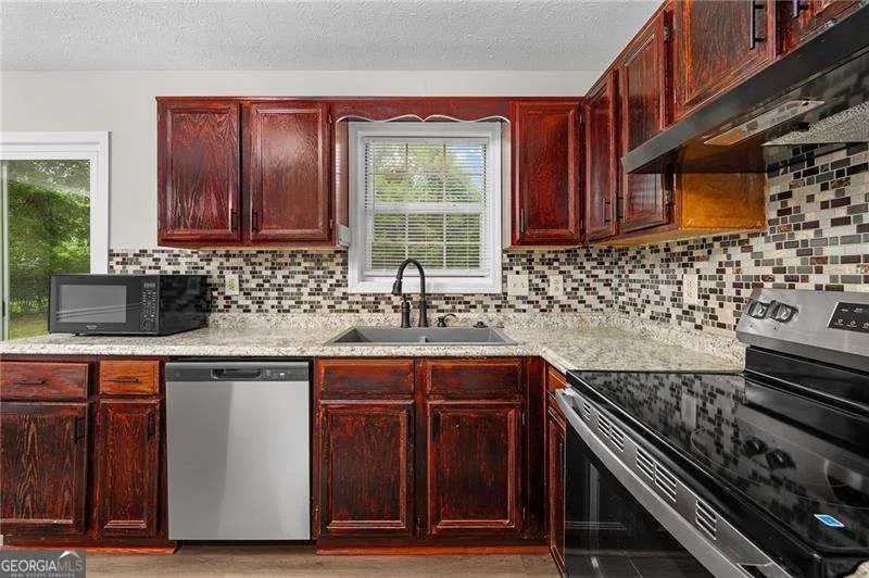 24 Green Acre LN Cartersville, GA 30121