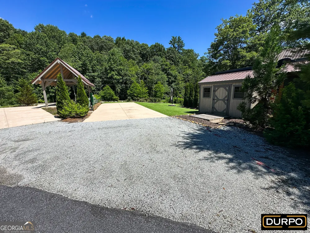 115 Wildflower RD Scaly Mountain, NC 28775
