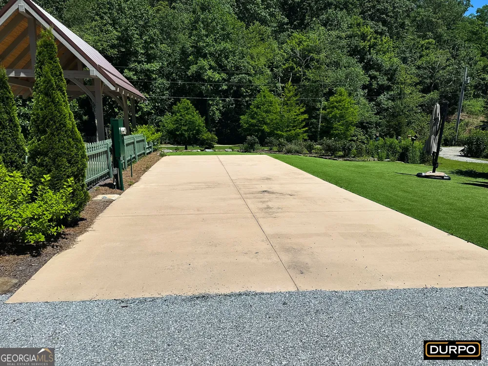 115 Wildflower RD Scaly Mountain, NC 28775