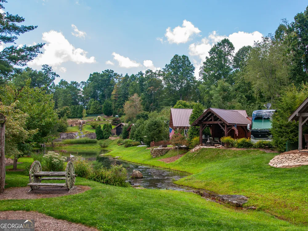 115 Wildflower RD Scaly Mountain, NC 28775