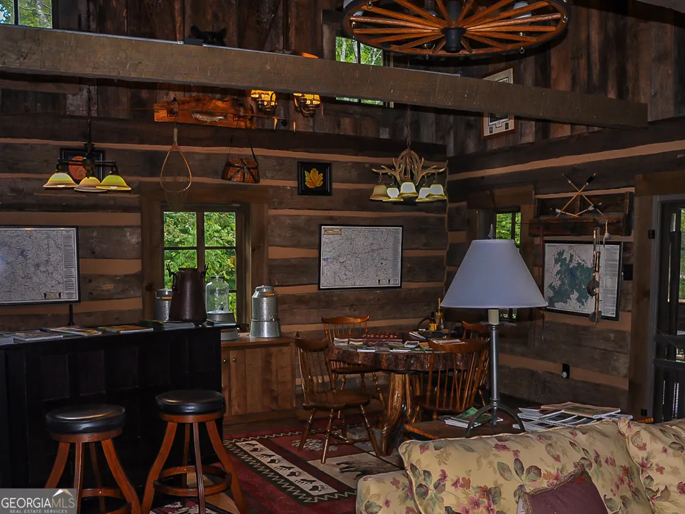 115 Wildflower RD Scaly Mountain, NC 28775