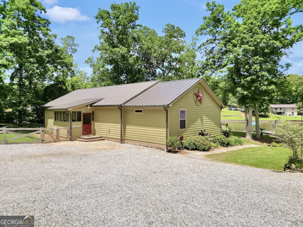 184 Bradley RD Jackson, GA 30233