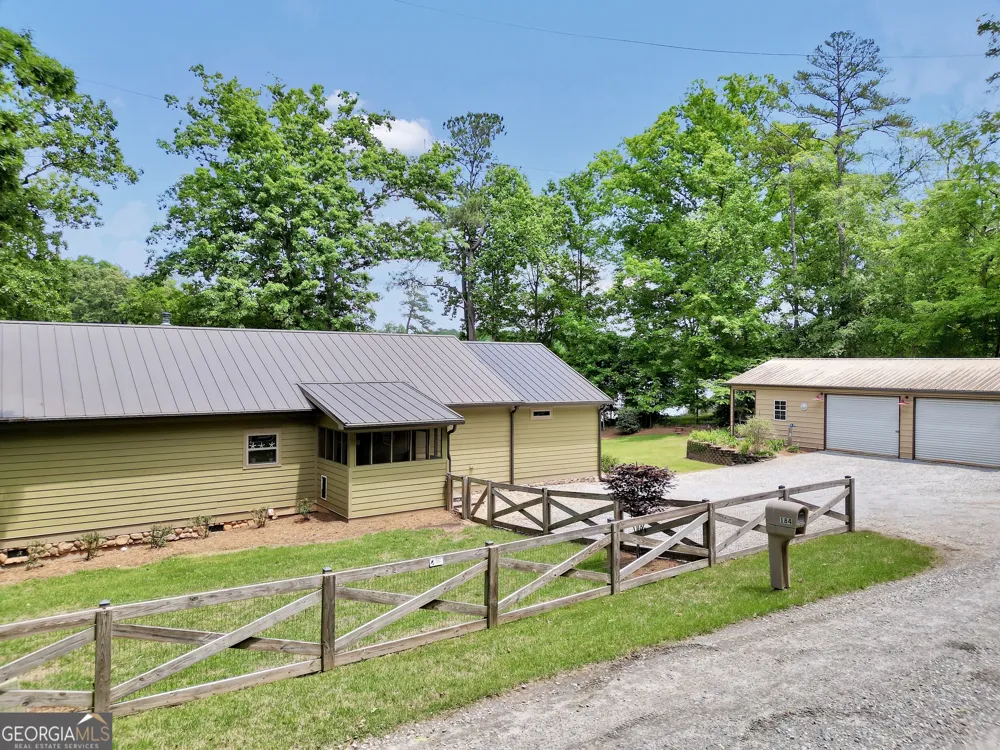 184 Bradley RD Jackson, GA 30233