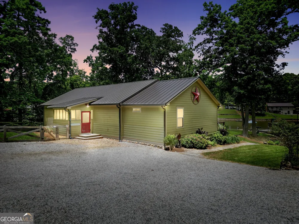 184 Bradley RD Jackson, GA 30233