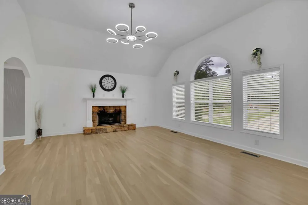 902 Whistler LN Canton, GA 30114