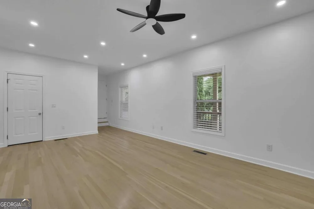 902 Whistler LN Canton, GA 30114