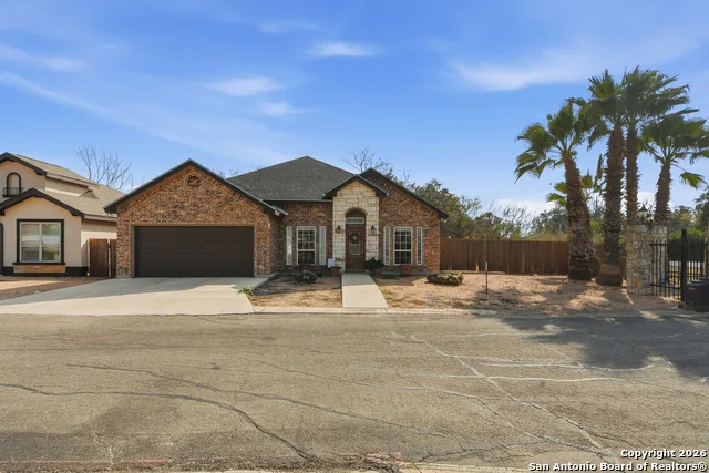 101 Sutton Uvalde, TX 78801
