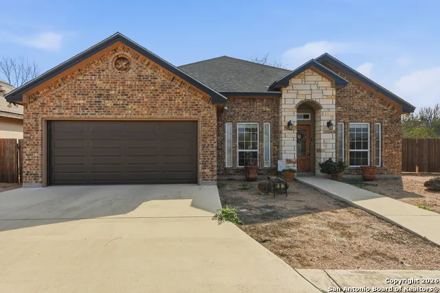101 Sutton Uvalde, TX 78801