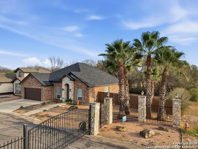 101 Sutton Uvalde, TX 78801