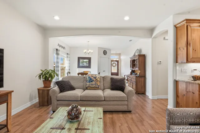 101 Sutton Uvalde, TX 78801