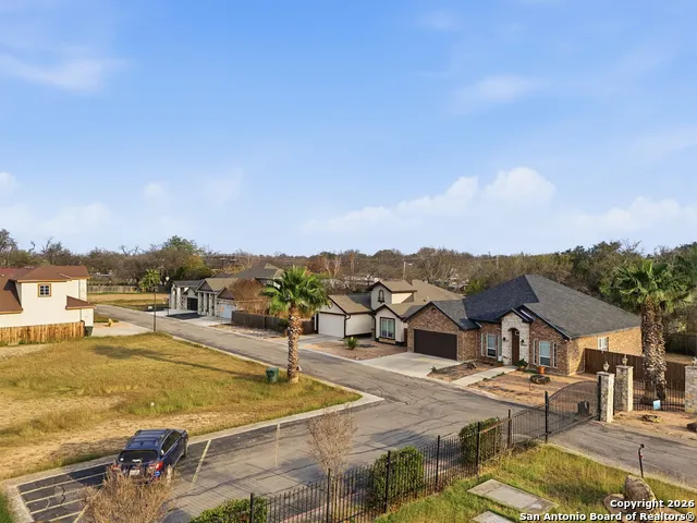 101 Sutton Uvalde, TX 78801