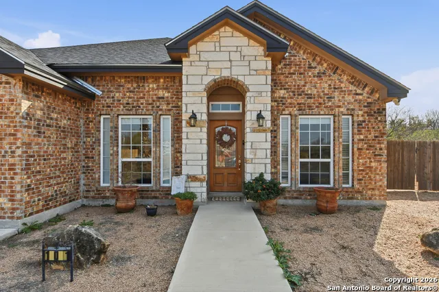 101 Sutton Uvalde, TX 78801