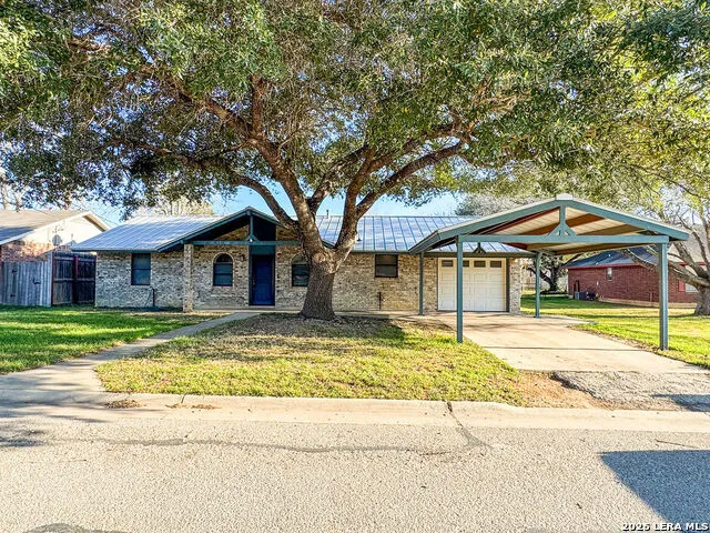 904 W. WEST STREET Stockdale, TX 78160