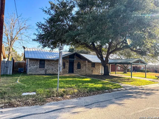904 W. WEST STREET Stockdale, TX 78160