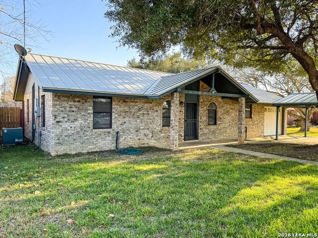 904 W. WEST STREET Stockdale, TX 78160