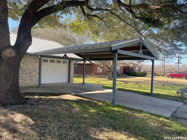 904 W. WEST STREET Stockdale, TX 78160