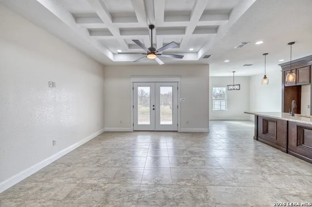 207 Riverside Drive Uvalde, TX 78801