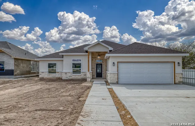 207 Riverside Drive Uvalde, TX 78801