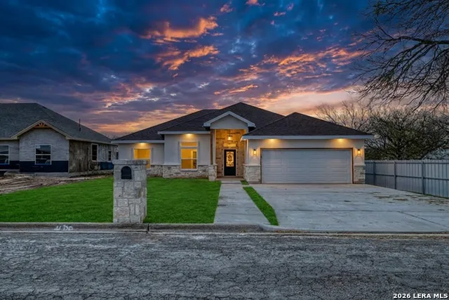 207 Riverside Drive Uvalde, TX 78801