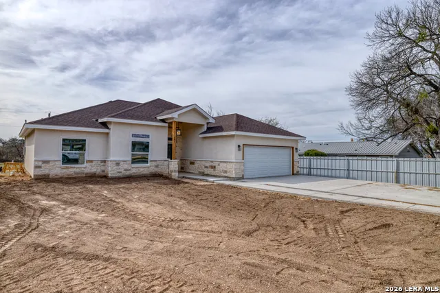 207 Riverside Drive Uvalde, TX 78801