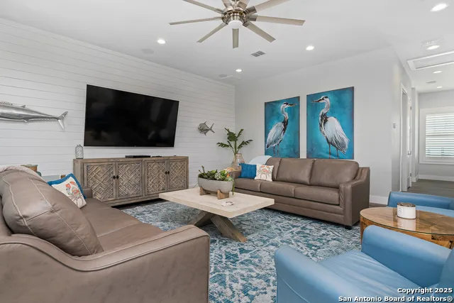 107 Windjammer Rockport, TX 78382