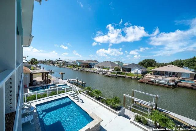 107 Windjammer Rockport, TX 78382