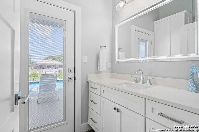 107 Windjammer Rockport, TX 78382
