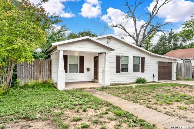 1607 14TH ST Hondo, TX 78861