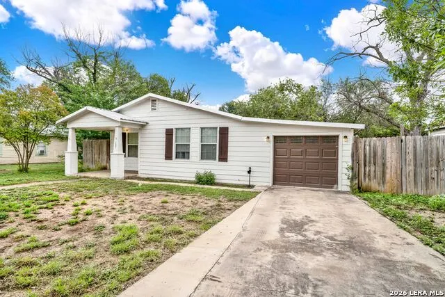 1607 14TH ST Hondo, TX 78861