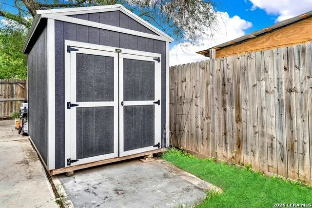1607 14TH ST Hondo, TX 78861