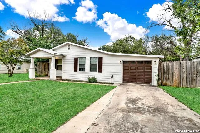 1607 14TH ST Hondo, TX 78861