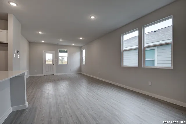 2335 Crisp Gln San Antonio, TX 78224