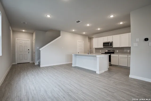 2335 Crisp Gln San Antonio, TX 78224