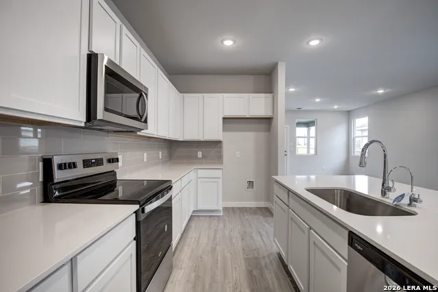 2335 Crisp Gln San Antonio, TX 78224