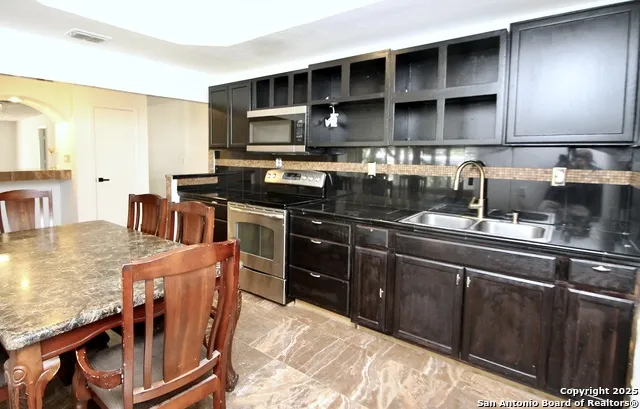 23127 OPPORTUNITY DR Elmendorf, TX 78112
